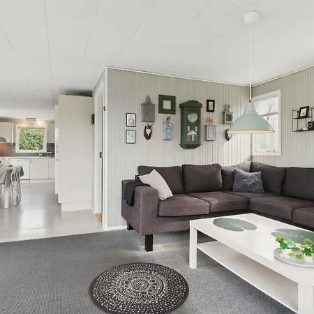 Vakantiehuis Lovely Summer House In Oster Hurup Hadsund