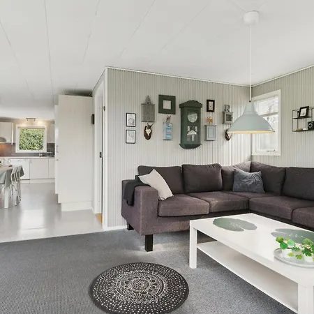 Lovely Summer House In Oster Hurup *